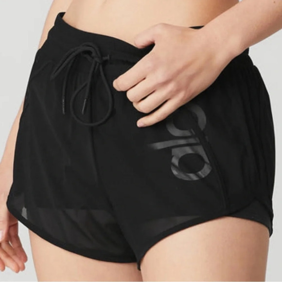 Alo Yoga Ambience Layered Graphic Performance Shorts - Picture 2 of 8